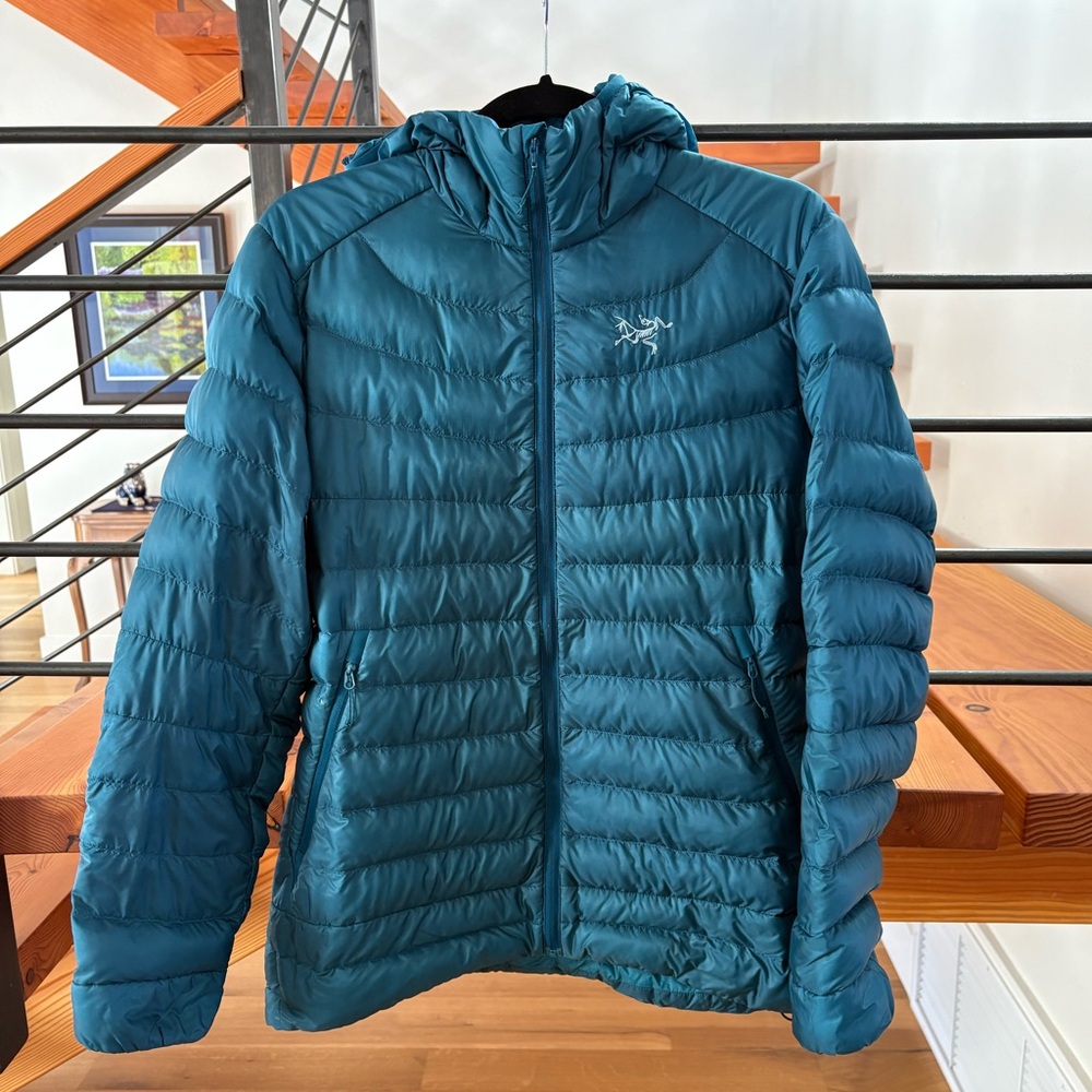 Women’s large Arcteryx Cerium LT Iliad Hoody